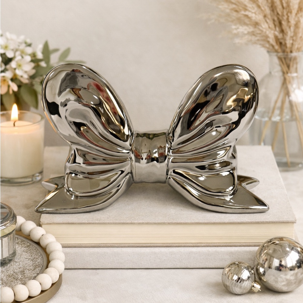 Silver Bow Decor